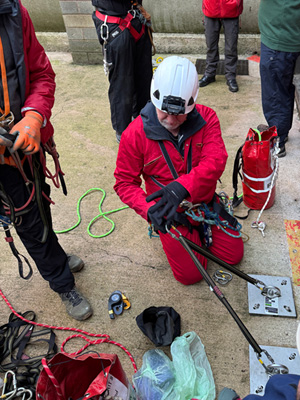 The surface team rigging the lowering ropes.